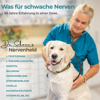 Tierärztin Dr. Schoen mit einem Hund und einer Dose Nervenheld in ihrer Praxis